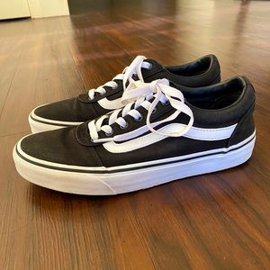 Vans Women’s Old Skool Shoes - Size 9
